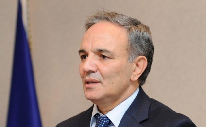 Əflatun Amaşov hökumətdən saytlara 1 milyon manat istədi - TƏKLİF