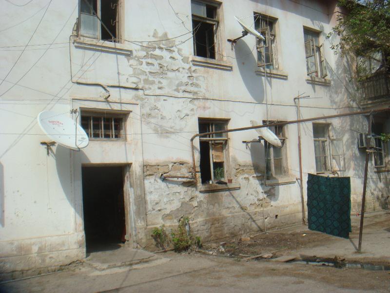 Belə yataqxana görməmisiz - Bədbəxt hadisəni gözləyən sakinlərin fəryadı - FOTOLAR