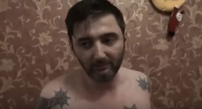 Polislər türmədə vorzakonun lüks otağına girdi, olanlar oldu - VİDEO (+18 )