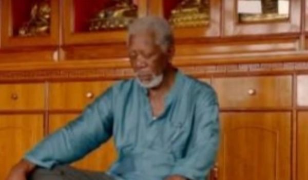 Məşhur Hollivud aktyoru azan oxudu - 