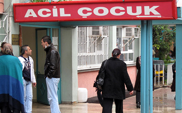 61 şagird xəstəxanalıq oldu — Türkiyədə