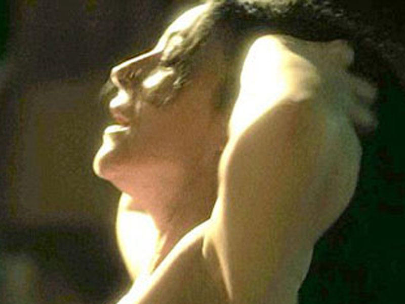 51 yaşlı Monika məşhur serial üçün cəsur səhnələrə çəkildi - FOTOLAR (18+)