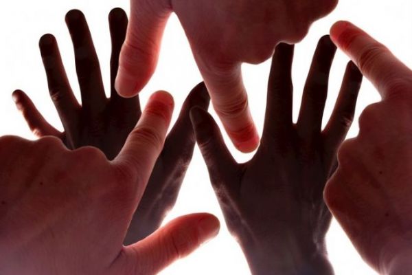 Barmaqlarınızı 1 dəqiqə sıxıb saxlayın - Elə bir şey olacaq ki... - FOTOLAR