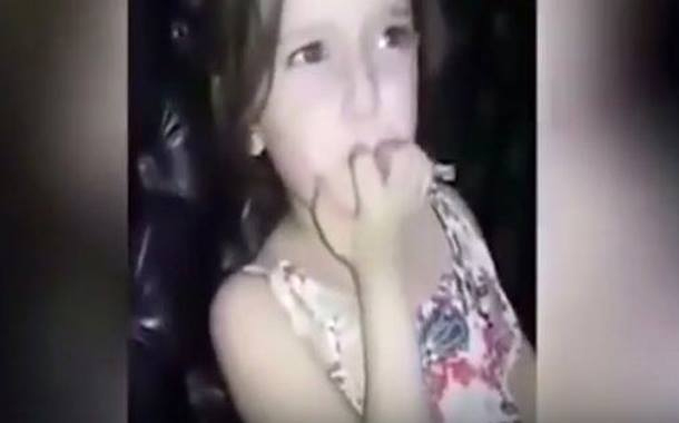 Ölən atasını anan azyaşlı qızın bədəni parçalandı — Suriyadan qandonduran görüntülər + VİDEO