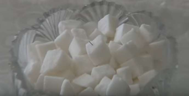 Qəndin içindən məftil, çörəkdən ip çıxdı - VİDEO