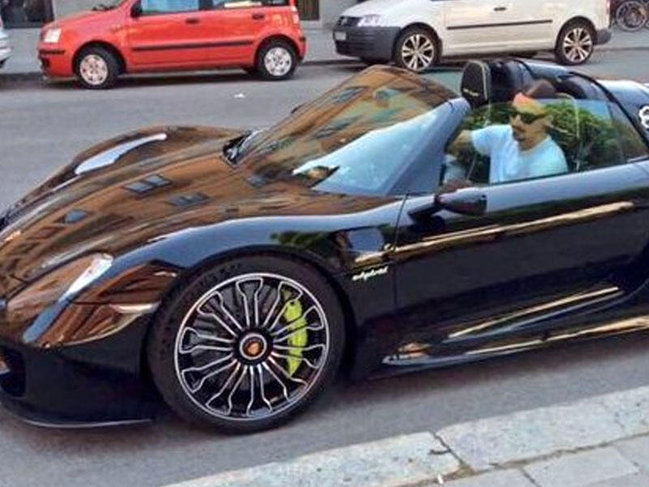 QƏRAR: Azərbaycanda bahalı maşın sürənlər 2 dəfə çox vergi ödəyəcək