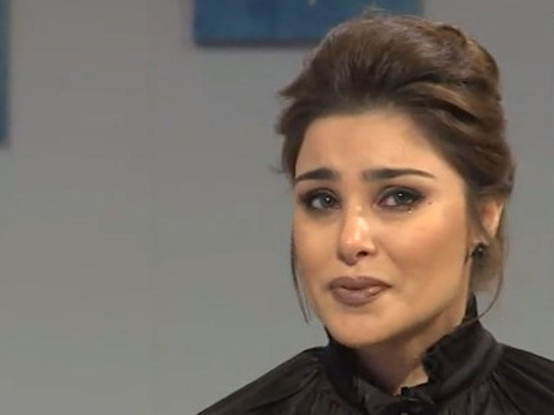 Müğənni efirdə hönkürdü: 