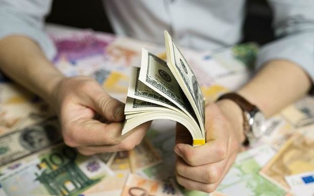 Dolların sabaha olan məzənnəsi açıqlanıb