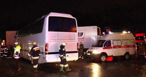 Rusiyada neftçiləri daşıyan avtobus qəzaya uğrayıb - 3 nəfər ölüb, 10-u yaralanıb