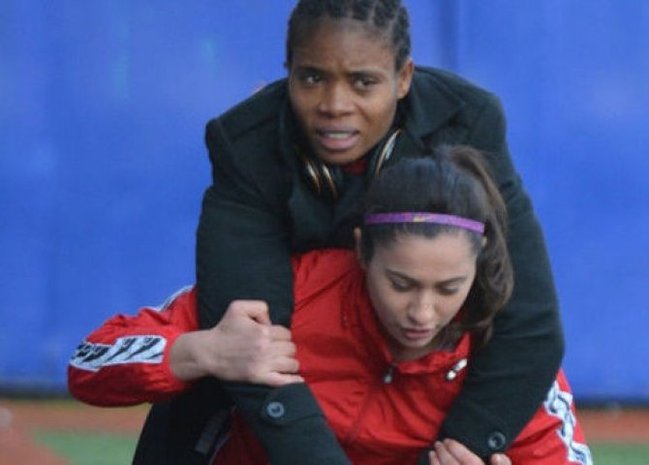 Azərbaycanlı idmançı rəqibini belində daşıdı – FOTO