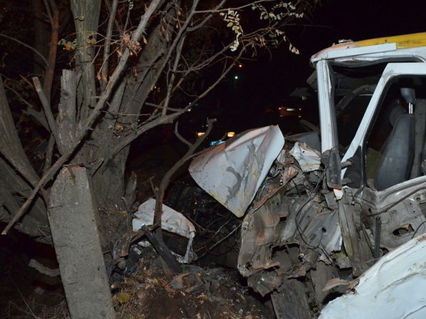 Yük maşını qəza törətdi: Prospektdə hərəkət dayandı