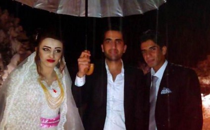 Toy günü qarlı havada yolda qalan bəylə gəlin elə şey etdi ki... - FOTOLAR