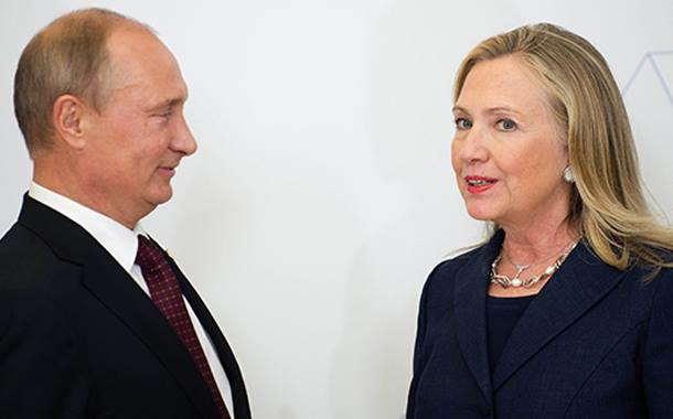 Hillari Klinton seçkilərdə məğlub olunmasının əsəs səbəbini Putinlə aralarındakı münasibətdə görür