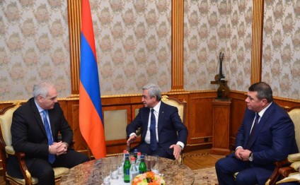 Mqebrişvili Ermənistana səfər edib