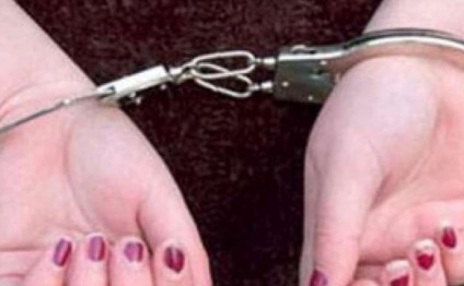 Bakıda keçmiş məmuru güllələtdirən qadının atası da həbs edildi