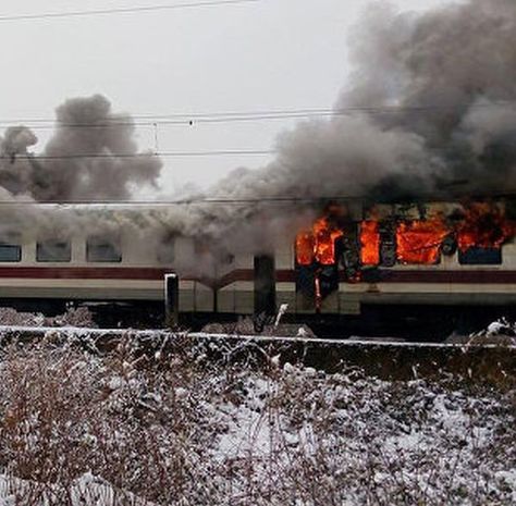 Gürcüstanda sərnişin qatarında yanğın baş verib – VİDEO