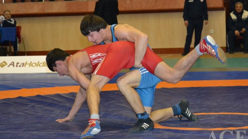 Güləşçilərimiz Dağıstanda 5 medal qazandı