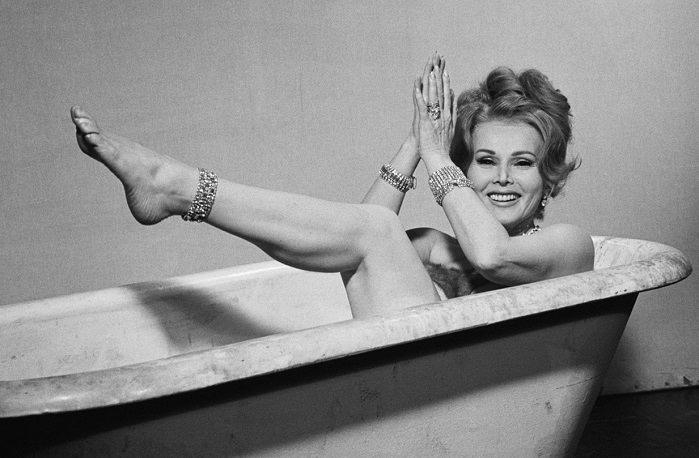 Atatürkü öldürən qadın: `15 yaşımda bəkarətimi pozdu`