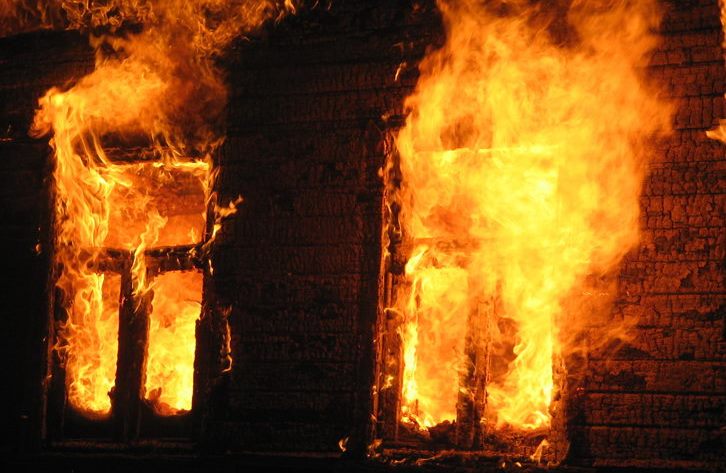 SON DƏQİQƏ: Qaçqınların binasında yanğın: XƏSARƏT ALANLAR VAR - Rəsmi açıqlama/ YENİLƏNİB