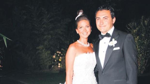 9 illik xoşbəxt ailə boşanma ilə bitdi