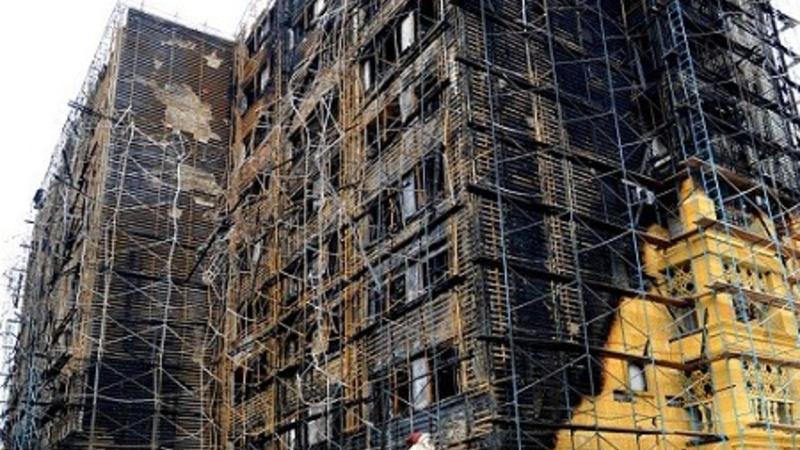 Prokuror yanan binaya görə tutulanlara cəza istədi