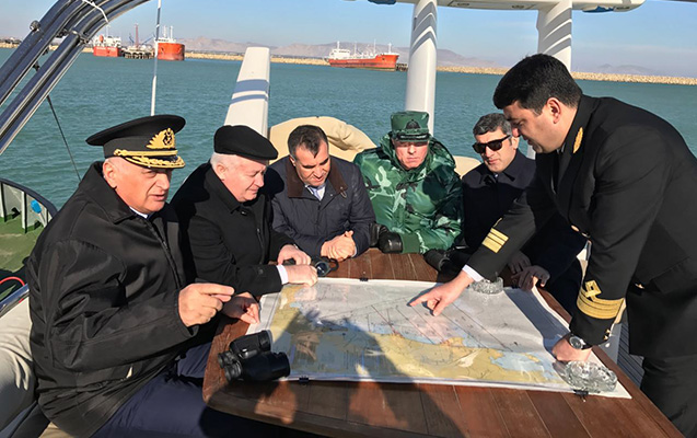 Qərargah rəhbərliyi Xəzərdə - Neftçilər axtarılır