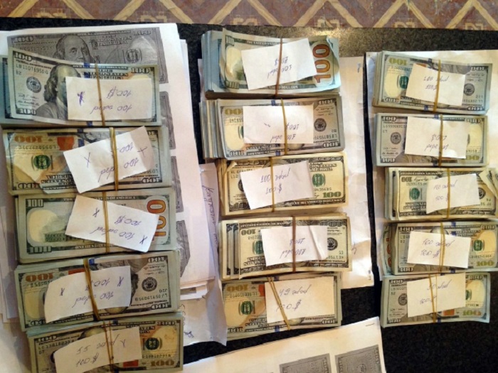 Corabında pul gəzdirən şəxslər tutuldu - FOTO