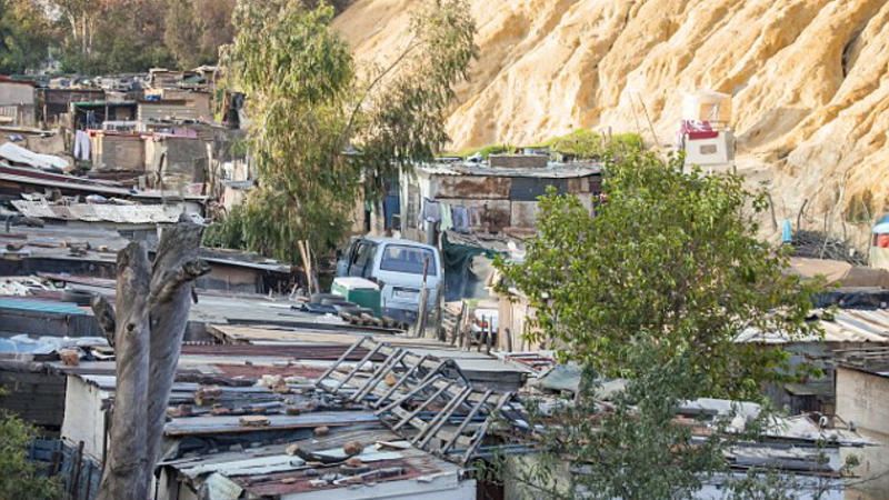 DƏHŞƏTLİ HADİSƏ: Ana uşağını atıb bara getdi, siçanlarsa övladının gözlərini yedi və... - VİDEO