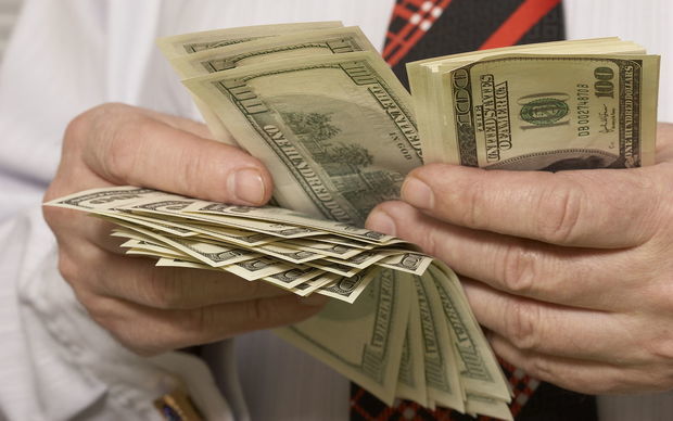 “Qara bazar”da dolların – QİYMƏTİ