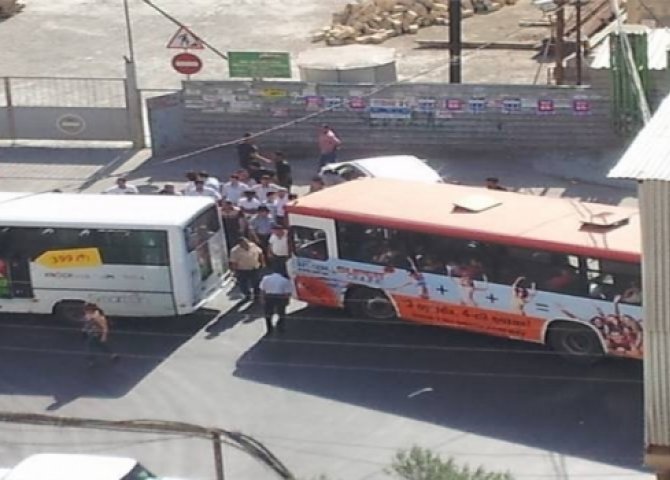 Bakıda sərnişin avtobusu qəza törətdi - ölən və yaralanan var
