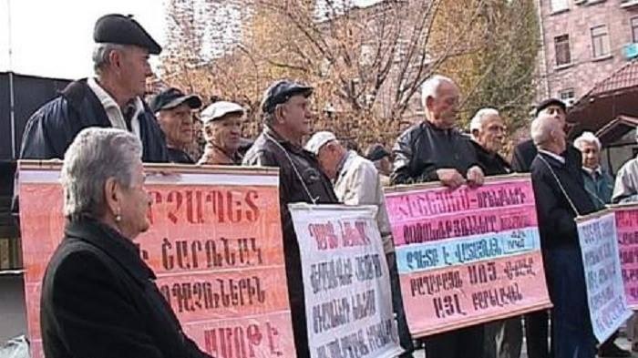 Ermənistanda əlillər etiraza qalxdı