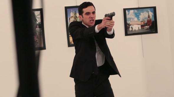 Rus səfiri öldürən şəxsin ailəsi övladlarının cənazəsindən İMTİNA ETDİ