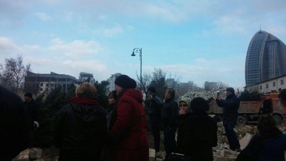 FHN “Araz” hotelinin söküntüsü zamanı divarın uçmasını təkzib edib — YENİLƏNİB + FOTO