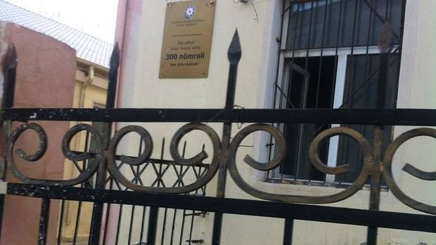 Bakıda damı olmayan orta məktəbdə acınacaqlı vəziyyət – FOTO