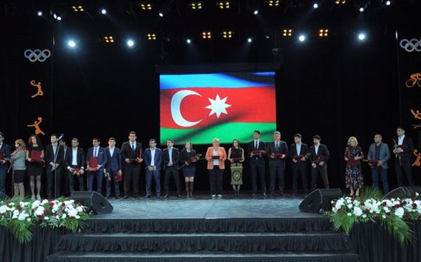 2016-cı ilin ən yaxşıları