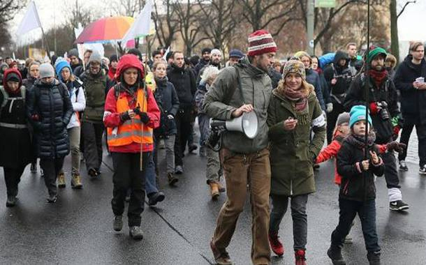 Berlindən Hələbə yürüşə başladı