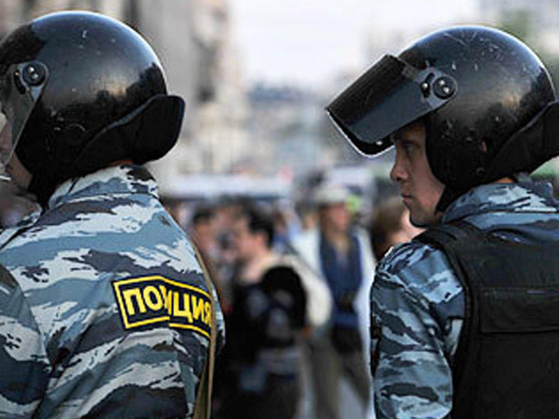 Moskvada naməlum şəxs polis əməkdaşlarını yaralayıb