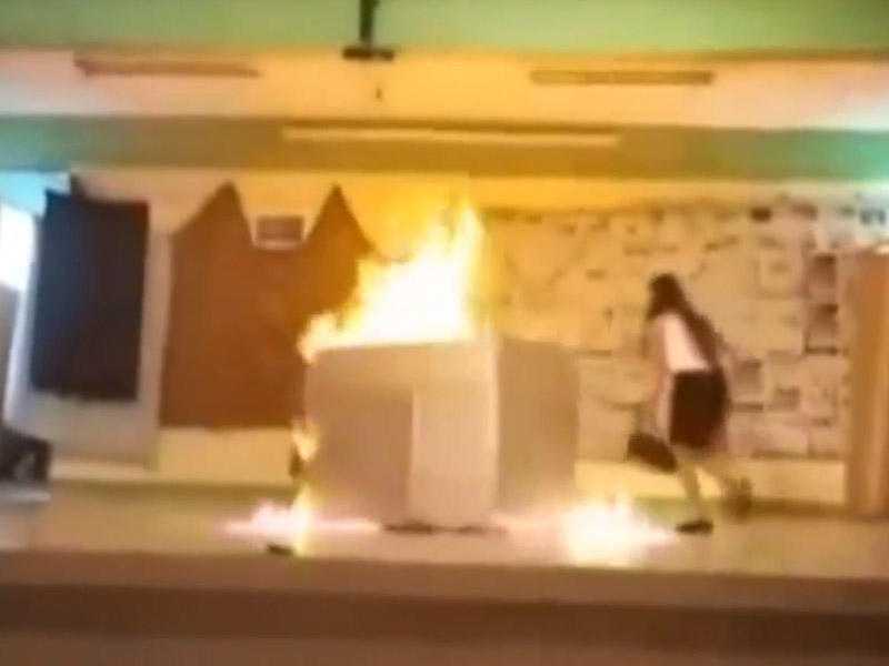 Ehtiyatsızlıq: iki şagird yandı - VİDEO