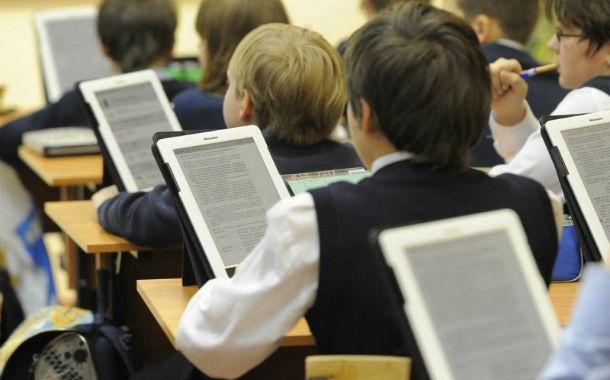 Elekton dərsliklərin sayı 188-ə çatdırılıb