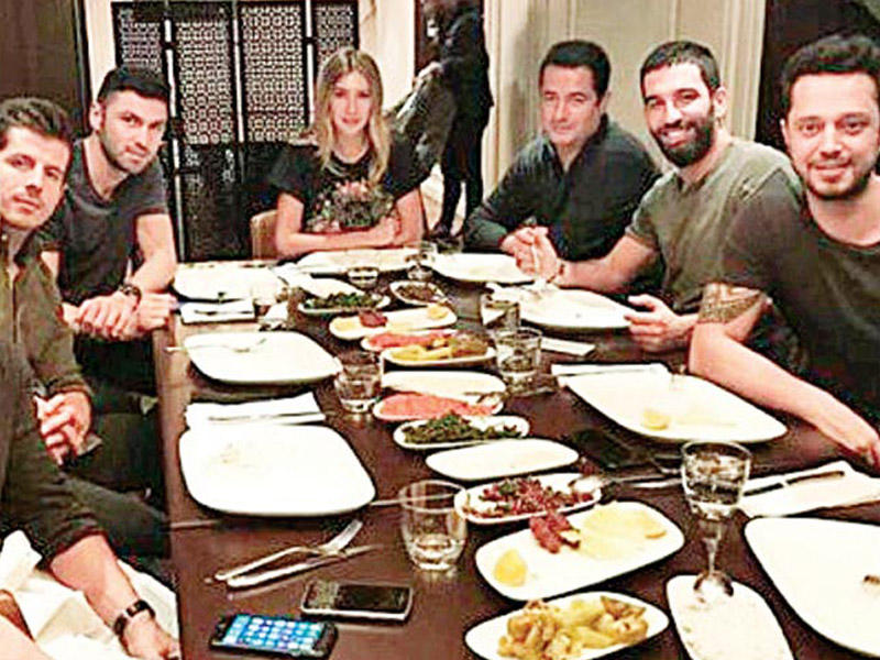 Acun görməsin: sevgilisini internetdə ələ saldılar - FOTOLAR