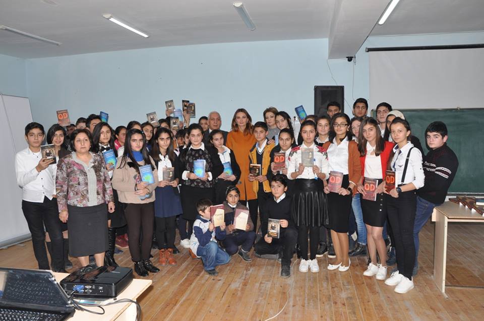 Millət vəkili Q.Paşayeva Tovuzda uşaqlar üçün Kitab Günü keçirib