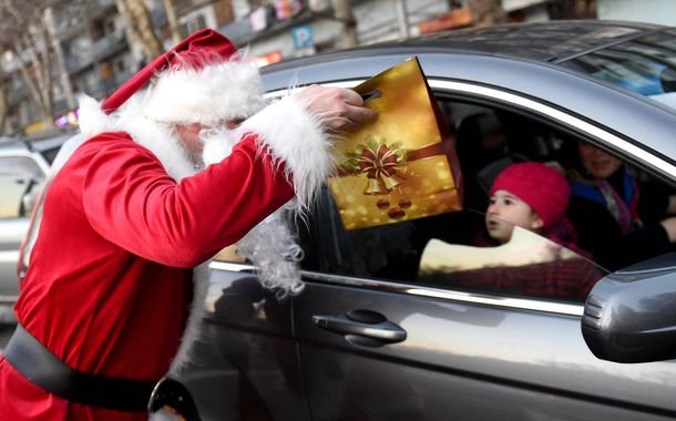 Nazirlər Santa Klaus oldular — VİDEO