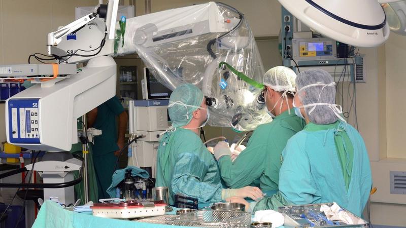 22 yaşlı gənc qız çəkisini azaltmaq istədi - ƏMƏLİYYAT STOLUNDA KEÇİNDİ - FOTO