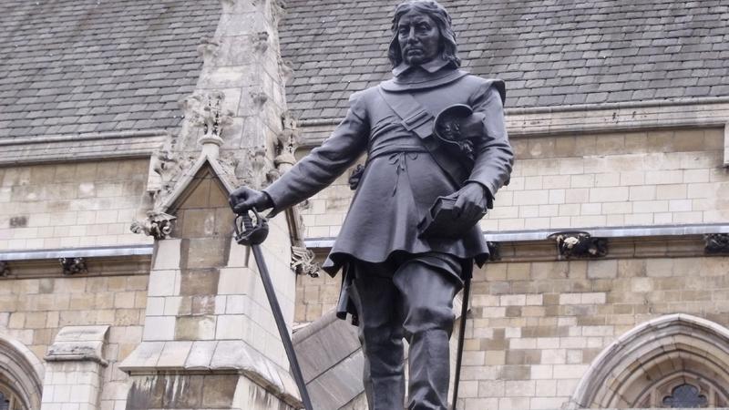 Cəsədi qəbrindən çıxarılıb, başı kəsiləcək qədər nifrət edilən lider - FOTOLAR