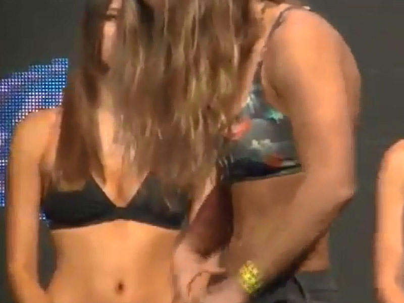 Qadın döyüşçünün bikini ilə bu görüntüsü rekord qırdı - VİDEO