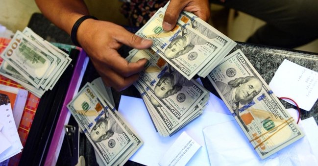 Dolların bu günə olan məzənnəsi hərkəsi ŞOK etdi: 3.04...