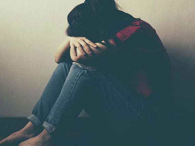 Keçmiş xanımının yanında qohumu ilə yatan kişi azadlıqda