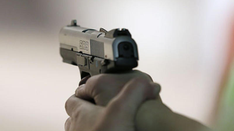 Məmur şəhər meri və komitə sədrini güllələdi