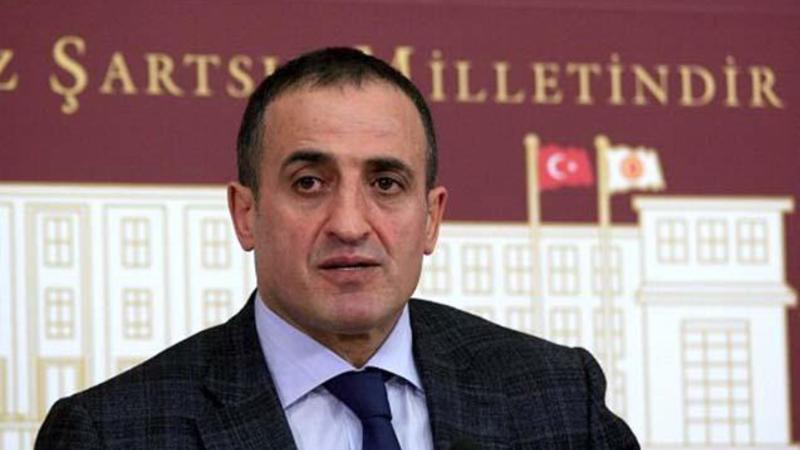 Atilla Kaya istefa verdi