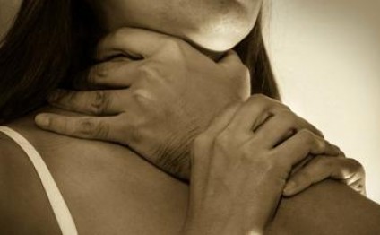 45 yaşlı arvadını boğaraq öldürdü